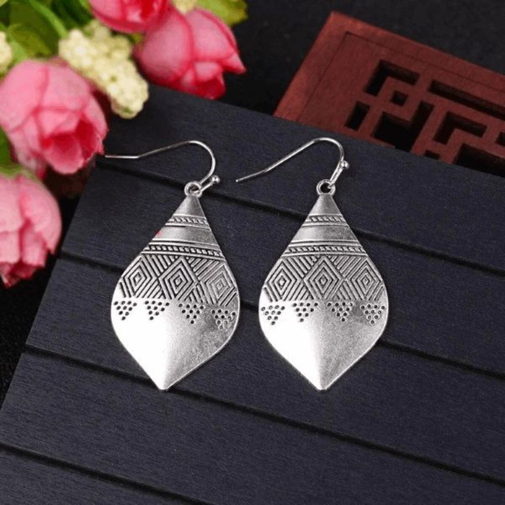 SILVER BOHO AZTEC WESTERN TEAR DROP DANGLE EARRING